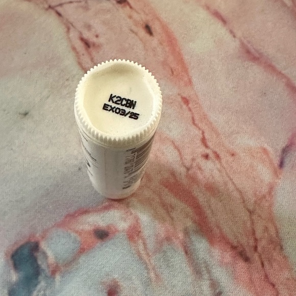 New, sealed Sun Bum Mineral Sunscreen Lip Balm Broad Spectrum SPF 30 - Picture 2 of 4